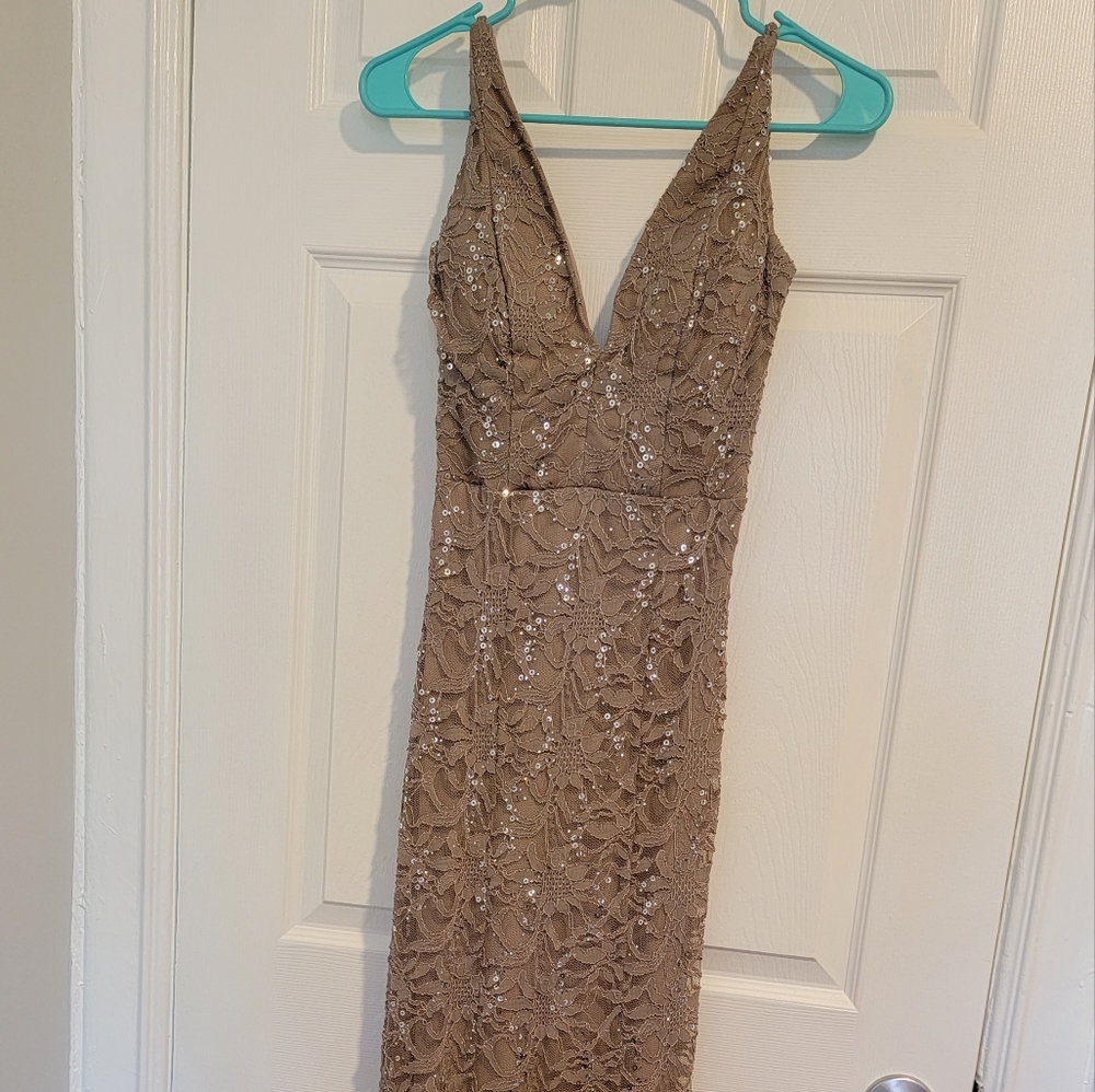 Windsor taupe lace size 3/4 dress
